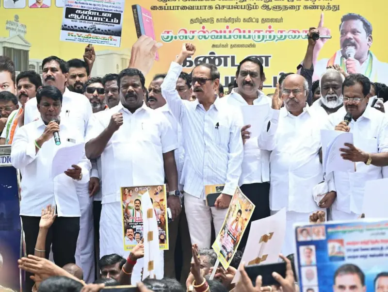 విజయ్ సీఎం కావాలంటూ ఆందోళన.. రోడ్డుపై ఘర్షణలు