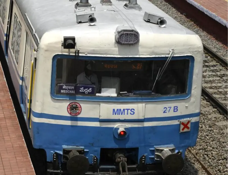 Hyderabad MMTS commuters face hardship boarding trains