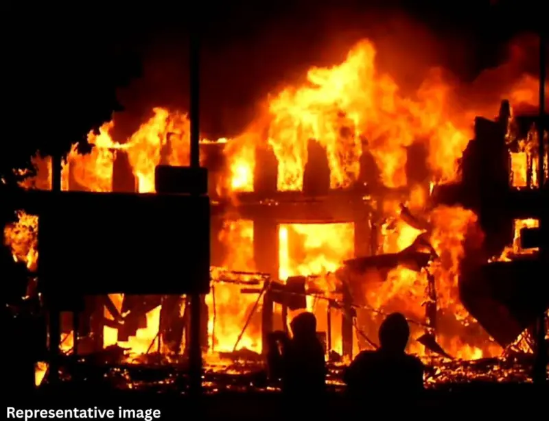 Bholakpur fire destroys 15 scrap shops