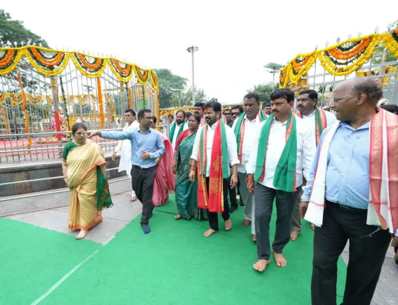 Revanth sets 100day deadline for Sammakka temple works