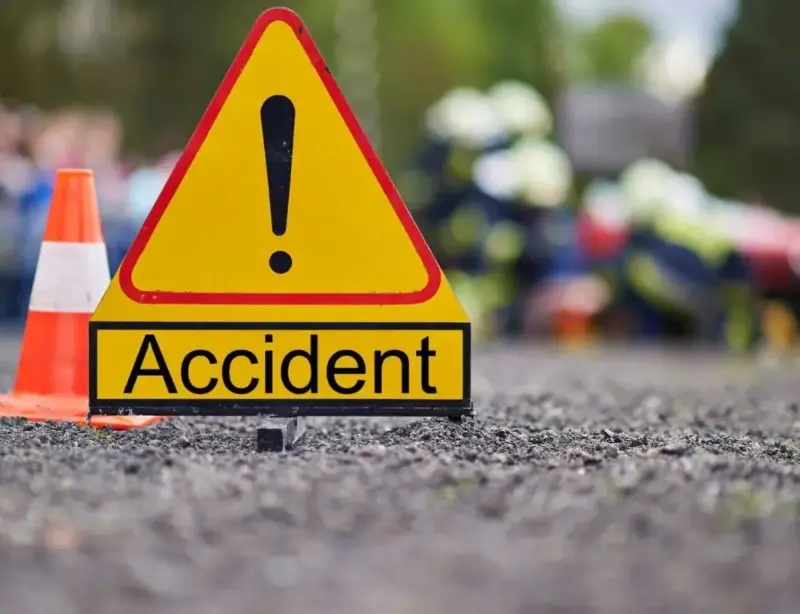 మిర్యాలగూడ బైపాస్ వద్ద రోడ్డు ప్రమాదం