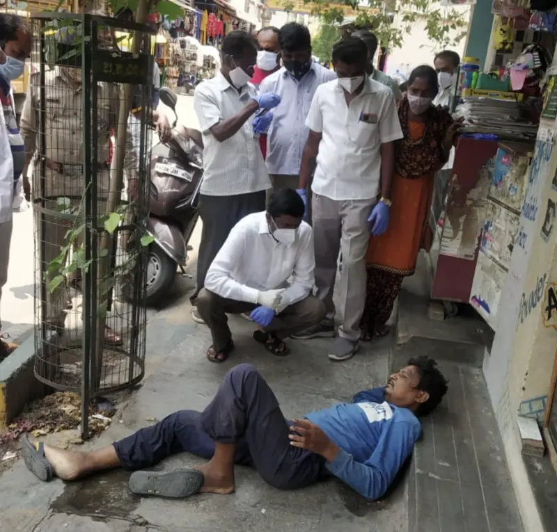 ಉಸಿರಾಟದ ತೊಂದರೆಯಿಂದ ಬೀದಿಯಲ್ಲಿ ಬಿದ್ದ 40ವರ್ಷದ ವ್ಯಕ್ತಿ