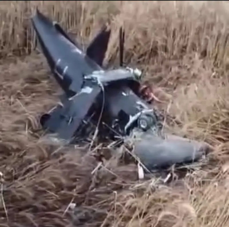 सैफई के आसमान से गिरा विशालकाय ड्रोन, दहशत में ग्रामीण; क्या यह कोई जासूसी उपकरण है या सरकारी चूक?