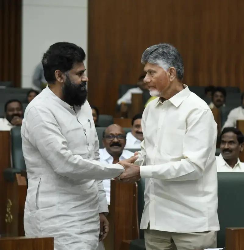 కేంద్ర కేబినెట్ ముందుకు అమరావతి బిల్లు.. అమిత్ షాతో వెంకయ్య నాయుడు భేటీ