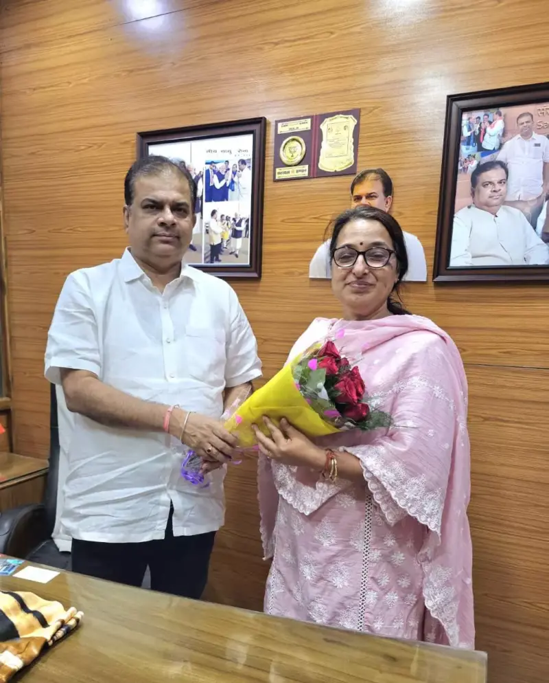 सिंधी एकेडमी की प्रथम महिला अध्यक्ष सुषमा जेठानी का स्वागत सिंधी काउंसिल के प्रदेश अध्यक्ष ललित जैसिंघ ने किया
