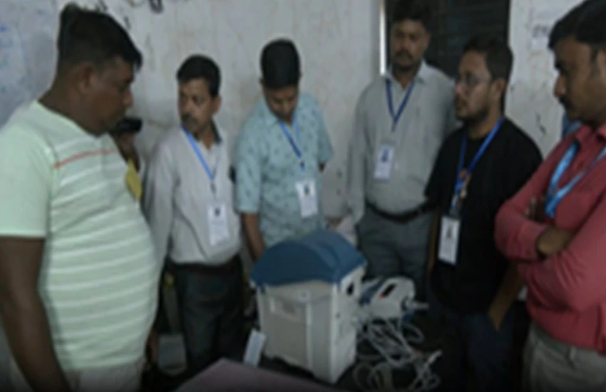 WB Election: দক্ষিণ ২৪ পরগনায় ১৫টি বুথে পুনর্নির্বাচন! সকাল থেকেই ভোটারদের লম্বা লাইন, তুঙ্গে নিরাপত্তা