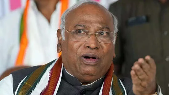 Parliament Winter Session: Congress President Mallikarjun Kharge to hold meeting of 'like-minded' opposition parties People News Time