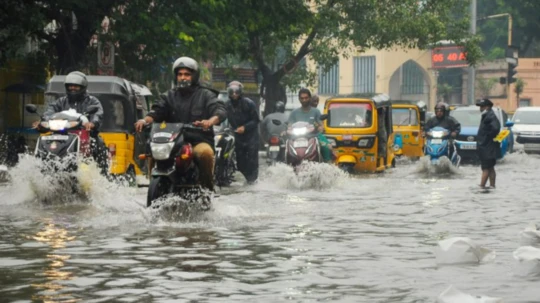 Tamil Nadu weather update: Flood alert in Erode after heavy rain, water released from Gunderipallam dam People News Time
