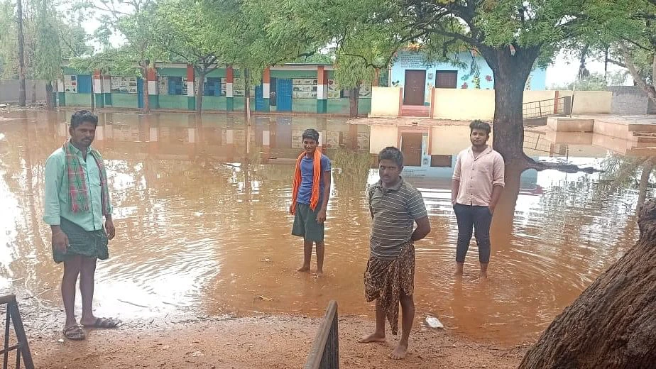 ಕೊಪ್ಪಳ ಜಿಲ್ಲೆಯಾದ್ಯಂತ ಉತ್ತಮ ಮಳೆ, ತುಂಬಿ ಹರಿದ ಹಳ್ಳಕೊಳ್ಳ