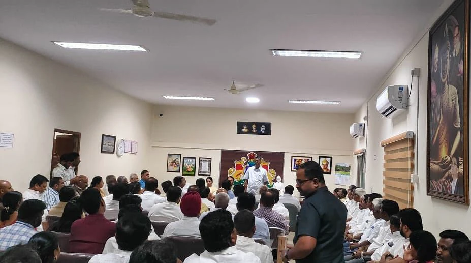ಚಿಕ್ಕೋಡಿ ಕ್ಷೇತ್ರಕ್ಕೆ ಪ್ರಿಯಾಂಕಾ, ಚಿಂಗಳೆ ಹೆಸರು ಸೂಚನೆ
