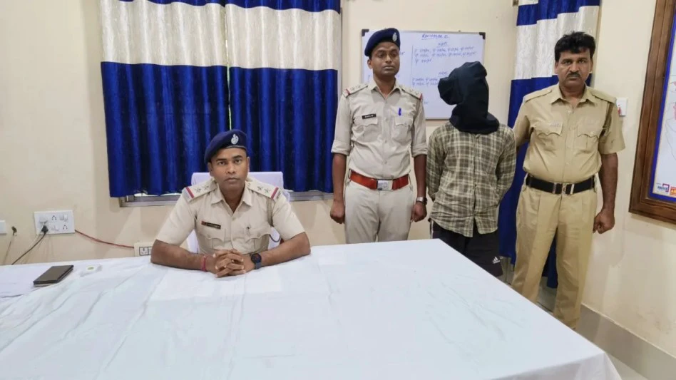 फिर एक बांग्लादेशी घुसपैठिया गिरफ्तार, मकसद को लेकर असमंजस फिर एक बांग्लादेशी घुसपैठिया गिरफ्तार, मकसद को लेकर असमंजस