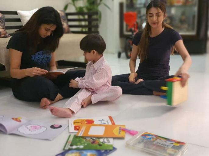 shweta-tiwari-was-seen-having-fun-with-her-son-daughter-palak-tiwari-was-also-seen-with shweta-tiwari-was-seen-having-fun-with-her-son-daughter-palak-tiwari-was-also-seen-with