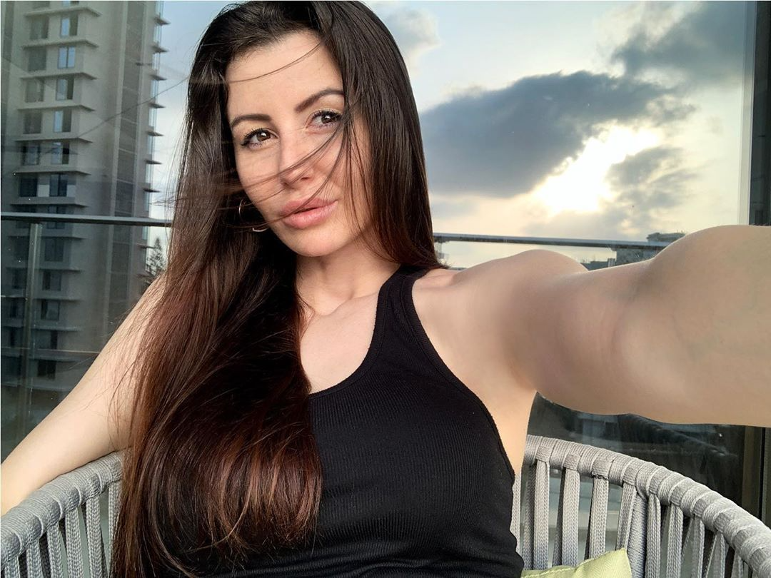 georgia-andriani-shares-bold-pictures-on-social-media-during-lockdown `georgia-andriani-shares-bold-pictures-on-social-media-during-lockdown