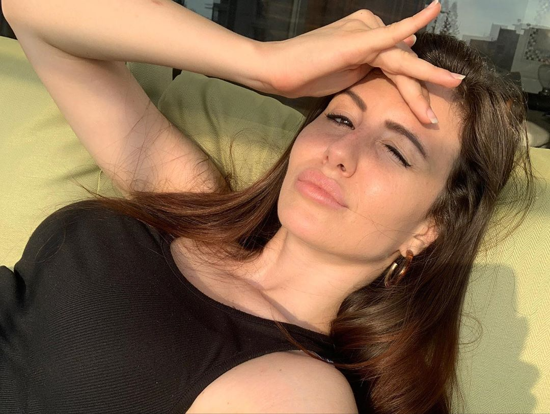 georgia-andriani-shares-bold-pictures-on-social-media-during-lockdown georgia-andriani-shares-bold-pictures-on-social-media-during-lockdown